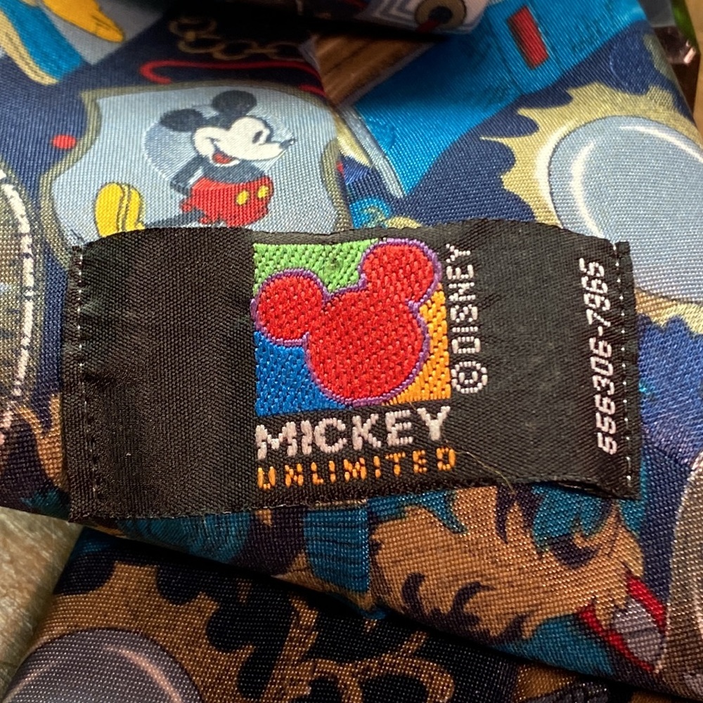 Disney Mickey Tie - Picture 6 of 8
